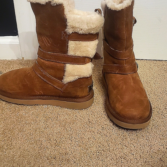 Authentic Women's Ugg Boots - Picture 4 of 4